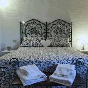Luxury Magnolia Terrace Guest house